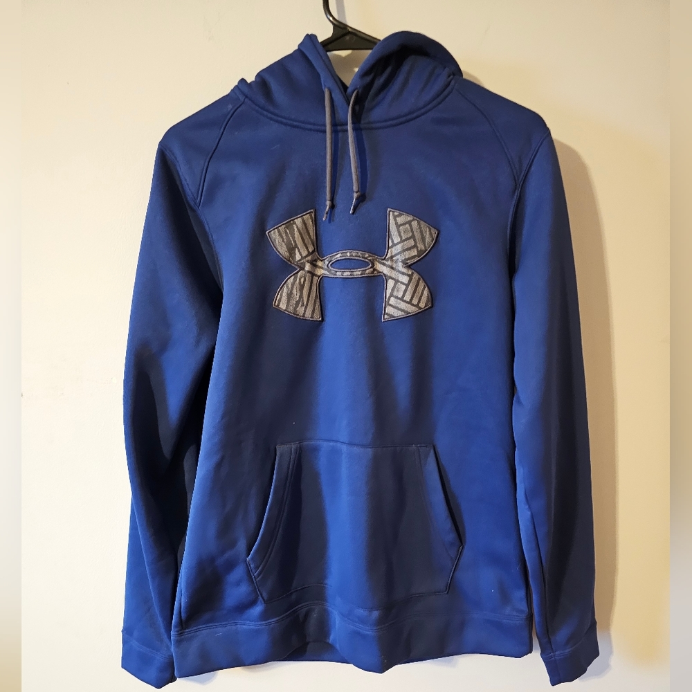 NWT Under Armour Hoodie. Size medium